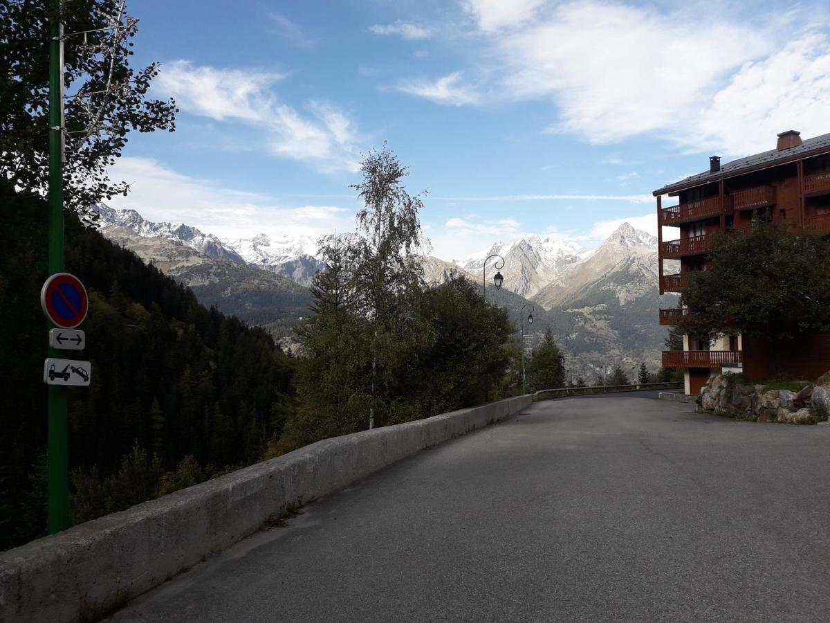 Magnifique studio au pied du télécabine d'Arrondaz et des pistes de ski Modane Extérieur photo